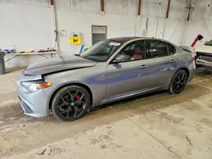 Alfa Romeo Giulia 2.0L 4 2019