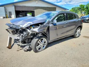 Mercedes-Benz GLA 2.0L 4 2015