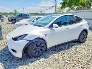 Tesla Model Y 2024