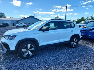 Volkswagen Taos 1.5L 4 2025