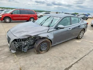 Nissan Altima 2.5L 4 2020