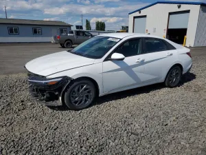 Hyundai Elantra 2.0L 4 2024