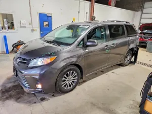 Toyota Sienna 3.5L 6 2018
