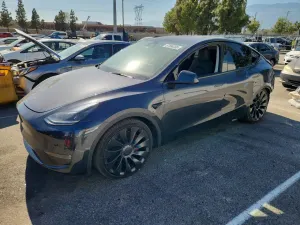 Tesla Model Y 2024
