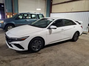 Hyundai Elantra 2.0L 4 2024
