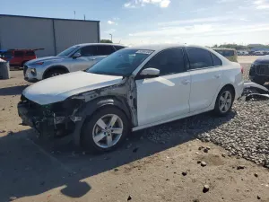 Volkswagen Jetta 2.0L 4 2012