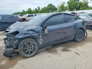 Tesla Model Y 2024