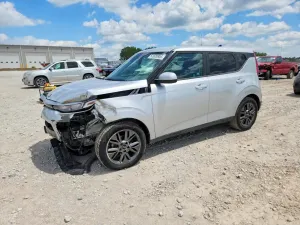 Kia Soul 2.0L 4 2021