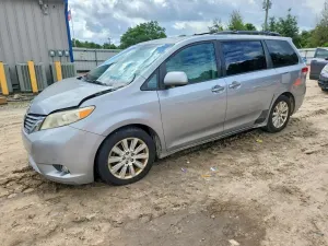 Toyota Sienna 3.5L 6 2011