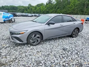 Hyundai Elantra 2.0L 4 2025