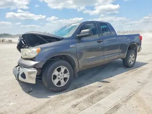 Toyota Tundra 5.7L 8 2013
