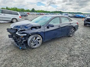 Hyundai Elantra 2.0L 4 2025