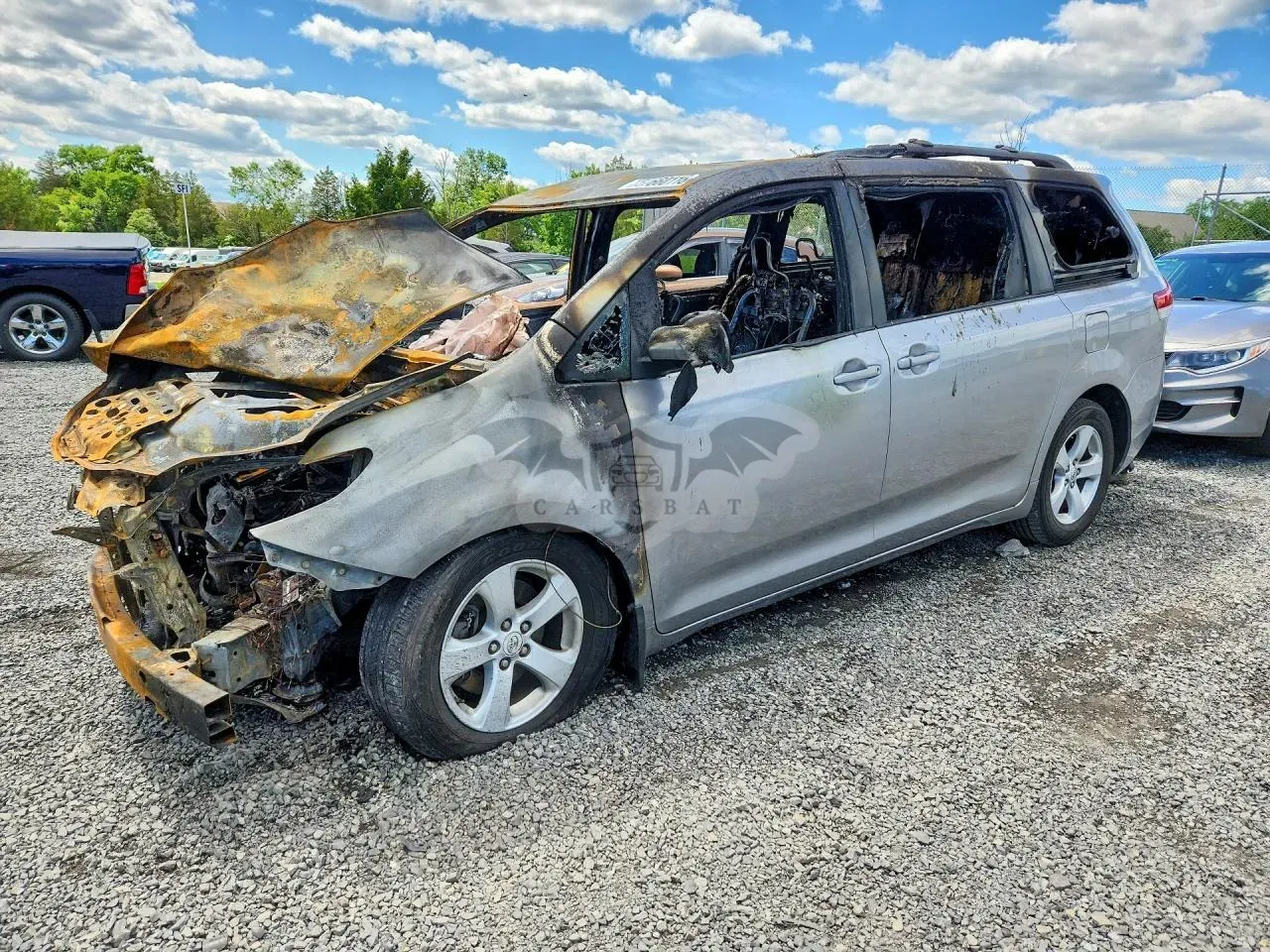 Toyota Sienna 3.5L 6 2011