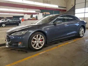 Tesla Model S 2014