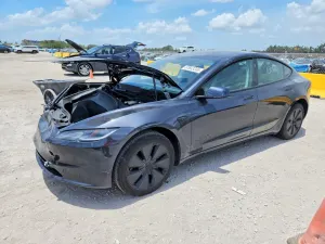 Tesla Model 3 2025