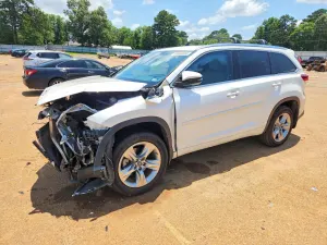 Toyota Highlander 3.5L 6 2017
