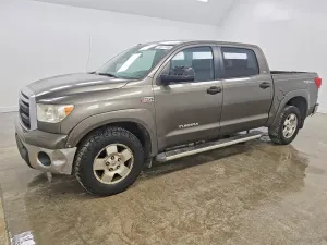 Toyota Tundra 5.7L 8 2011