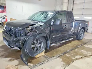 Nissan Titan 5.6L 8 2013