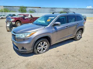 Toyota Highlander 3.5L 6 2015