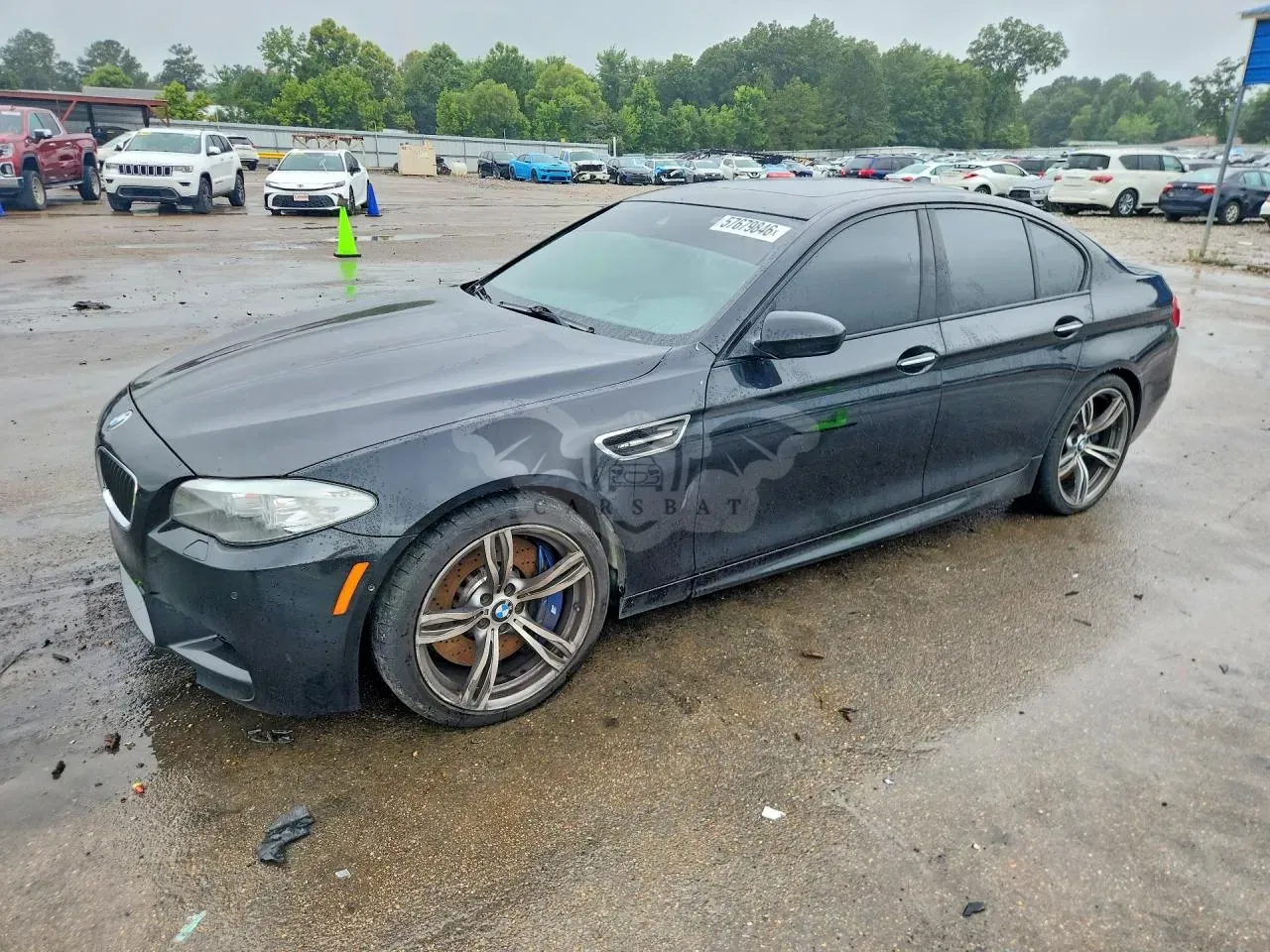 BMW M5 4.4L 8 2013