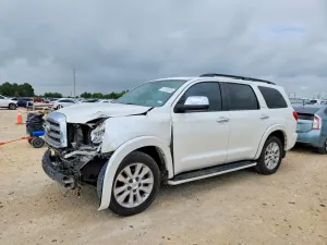 Toyota Sequoia 5.7L 8 2015