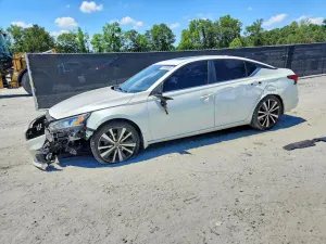 Nissan Altima 2.5L 4 2020