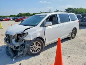 Toyota Sienna 3.5L 6 2012