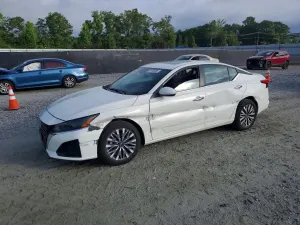 Nissan Altima 2.5L 4 2025