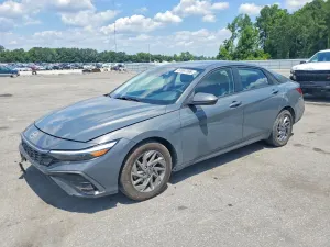 Hyundai Elantra 2.0L 4 2024