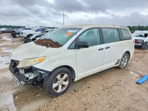 Toyota Sienna 3.5L 6 2013