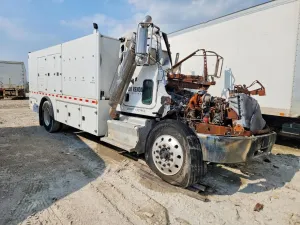 Peterbilt 330/337/348 8.9L 6 2015