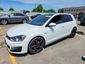 Volkswagen Golf 2L 4 2015