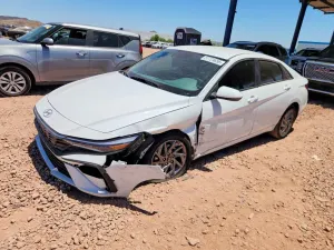 Hyundai Elantra 2.0L 4 2024
