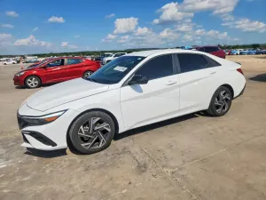 Hyundai Elantra 2.0L 4 2025
