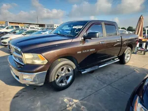 Dodge RAM 5.7L 8 2011