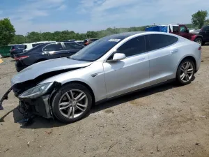 Tesla Model S 2014