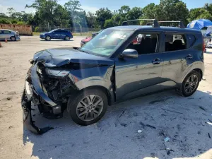 Kia Soul 2.0L 4 2021