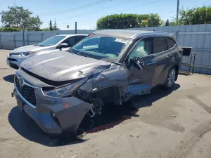 Toyota Highlander 3.5L 6 2022