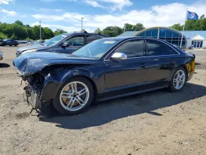 Audi S8 4.0L 8 2013