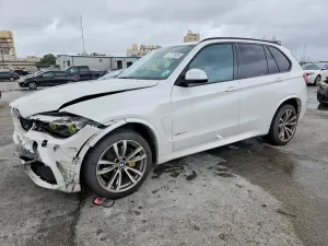 BMW X5 4.4L 8 2015