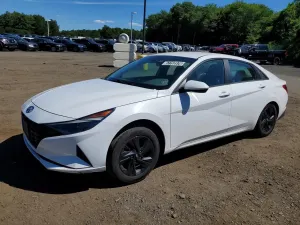 Hyundai Elantra 2.0L 4 2023