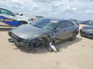 Hyundai Elantra 2.0L 4 2025