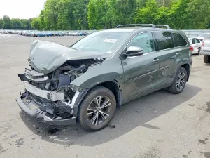 Toyota Highlander 3.5L 6 2017
