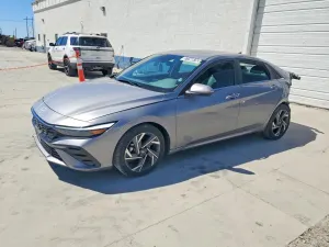 Hyundai Elantra 2.0L 4 2025