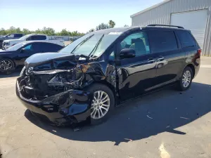 Toyota Sienna 3.5L 6 2016