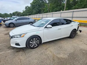 Nissan Altima 2.5L 4 2019