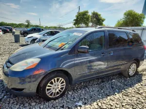 Toyota Sienna 3.5L 6 2010