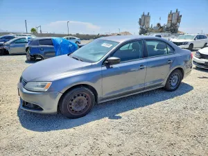 Volkswagen Jetta 2.0L 4 2012
