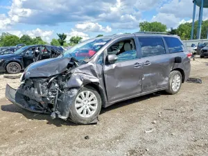 Toyota Sienna 3.5L 6 2013