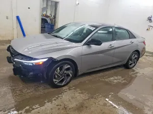 Hyundai Elantra 2.0L 4 2025
